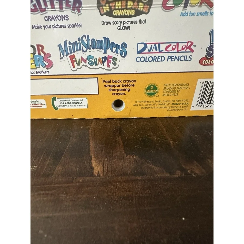 Vtg 1997 93 Crayola Big Box Crayons Built In Sharpener Retired And Rare Colors